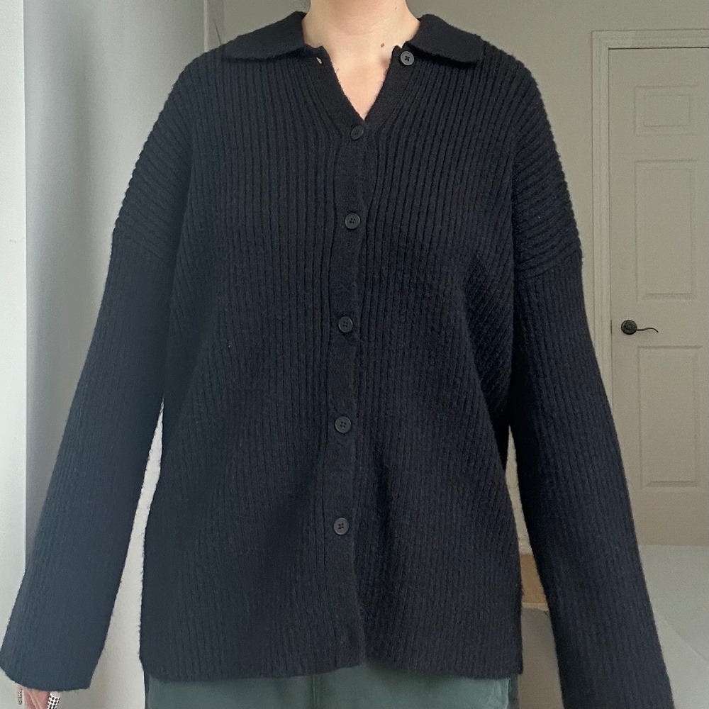 OAK + FORT Black Ribbed Button-Up Cardigan with Collar